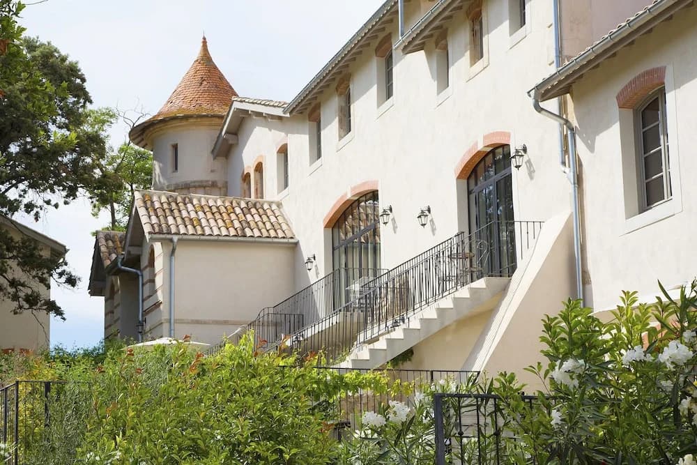 Chateau Saint Pierre de Serjac