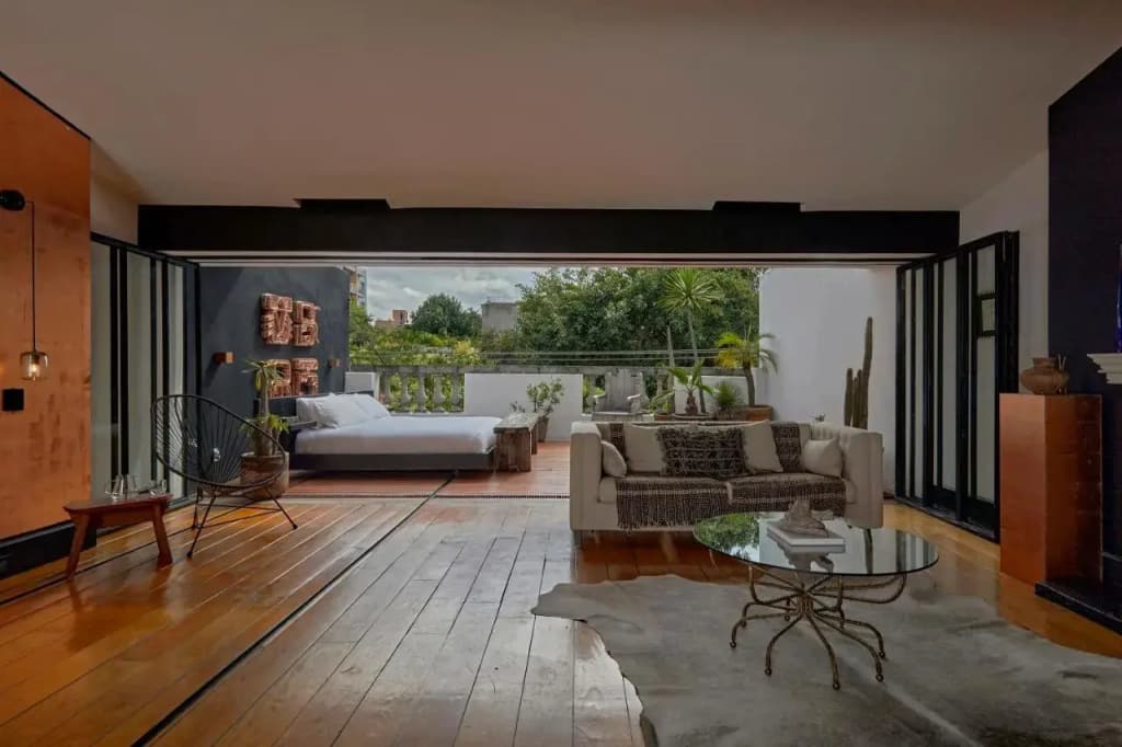 La Valise Hotel